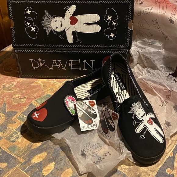 BNWTIB DRAVEN VOO DOO SLIP ON - Picture 4 of 4